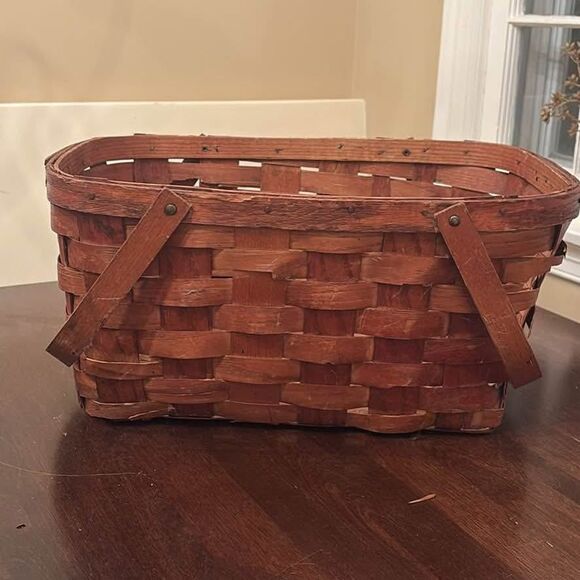 Rustic Vintage Market Basket - Picture 1 of 7